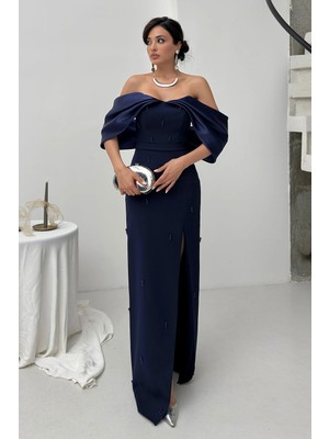 Feminist Lacivert Üzeri Taş Işlemeli Yırtmaç Detaylı Düşük Omuz Abiye 0801091.02