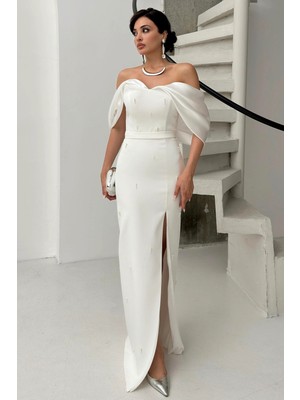 Feminist Beyaz Üzeri Taş Işlemeli Yırtmaç Detaylı Düşük Omuz Abiye 0801091.15