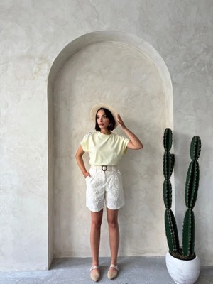 Cemo Kadın Omuz Dantel Detaylı Bisiklet Yaka Kısa Kollu Tişört