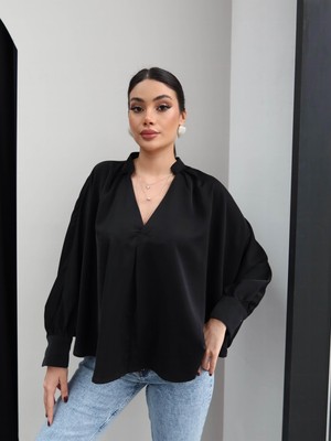 Esra Helvacı V Yaka Dökümlü Gömlek
