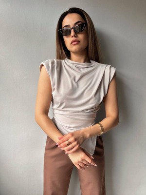 Aura Boutique Moda Yırtmaçli Vatkali Bluz