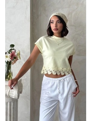 Cemo Kadın Güpür Detaylı Crop Tişört