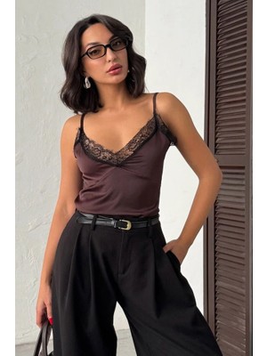 Cemo Kadın Dantel Detaylı Askılı Saten Bluz