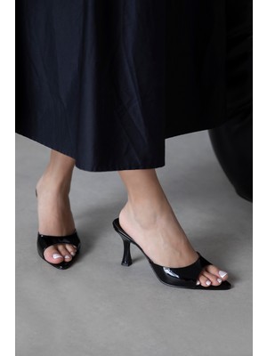 Straswans Franco Kadın Topuklu Rugan Sandalet Siyah