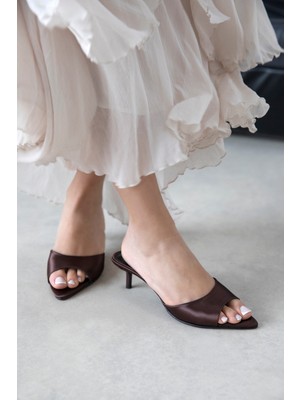 Straswans Randall Kadın Topuklu Saten Sandalet Kahve