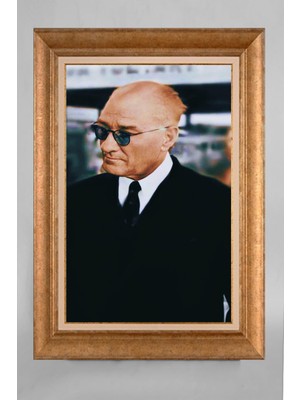 Giyense Altın Varaklı Çerçeveli Paspartulu Atatürk Tablo AA595
