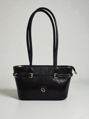 Januga Kadın Siyah Kemer Detaylı Kaliteli Astarlı Rugan Parlak Deri Fermuar Kapama El ve Omuz Çantası