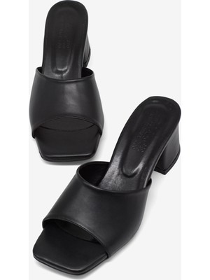 Tonny Black Kadın Siyah Cilt Rahat Kalıp Topuklu Terlik