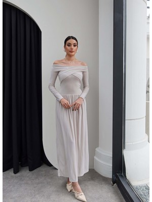 Esra Helvacı Asimetrik Yaka Büzgü Detaylı Maxi Elbise