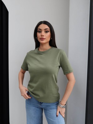 Esra Helvacı Bisiklet Yaka T-Shirt
