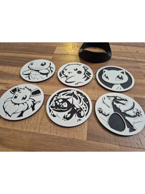 Anka Atölye Pokemon Bardak Altlığı 6'lı Set +1 Adet Stand /pikachu, Eevee, Mew, Bulbasaur, Charizard, Squirtle