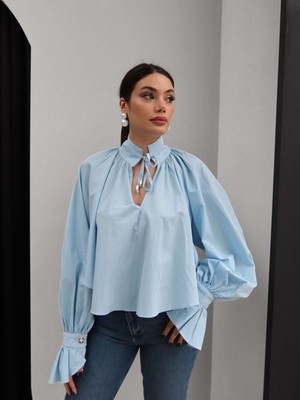 Esra Helvacı Yaka Bağlama Detaylı Gömlek