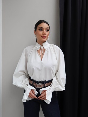 Esra Helvacı Yaka Bağlama Detaylı Gömlek