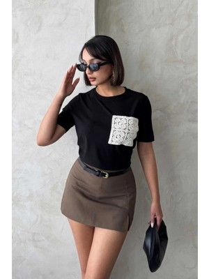 Cemo Kadın Cep Detaylı Dantel Aplikeli Basic T-Shirt