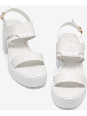 Tonny Black Kadın Beyaz Rahat Kalıp Poli Taban Topuklu Sandalet