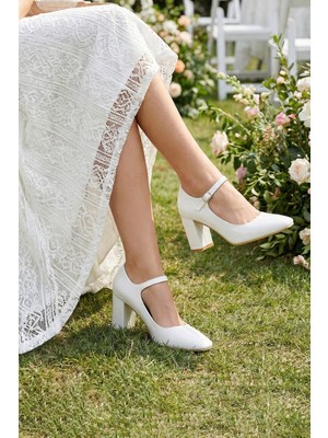 Erkan Saçmacı Mary Jane Beyaz Rugan Kare Burun Bantlı Kalın Topuklu Klasik Gelin Ayakkabısı