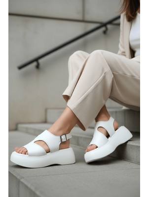 Divolya Zango Beyaz Platform ( 6 cm Topuklu ) Yuvarlak Burun Günlük Sandalet