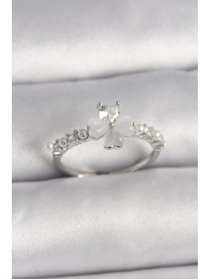 Pirinç Gümüş Renk Zirkon Taşlı Yonca Model Inci Detay Ayarlanabilir Yüzük