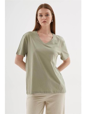 Fashion Friends 25Y0248K1 Kadın V Yaka T-Shirt
