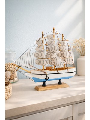 Hediye Filesi Büyük Boy El Yapımı Ahşap Yelkenli Gemi Maketi 24 x 24 cm – Dekoratif Masa Üstü Premium Hediye 529A