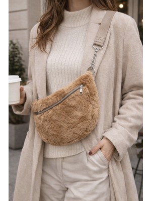 Karan Tuhafiye Peluş Çapraz Askılı Kadın Çanta / Zincir Detaylı / Ayarlanabilir Sap / Astarlı