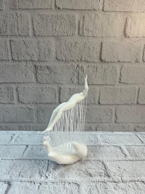 Timion 3D El Üzerinde Insan Figürü Beyaz Minimal Masa Üstü Dekor