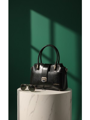 Vardis Geçmeli Tokalı Dört Cepli Geniş Hacimli Kadın El ve Omuz Çantası