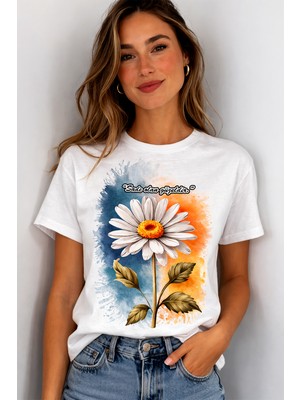 Gmt Ambalaj Kadın Beyaz T-Shirt - Papatya Baskılı “sade Olan Güzeldir” Tasarım