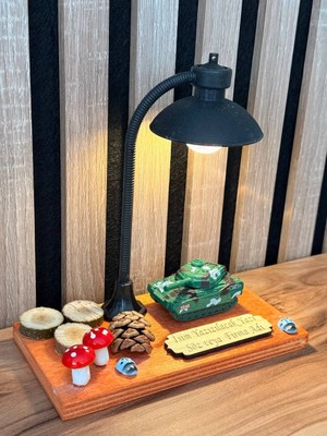 MYK Hediye ve Sanat Atölyesi Tank Işıklı Metal Araçlı Dekoratif Biblo Kişiye ve Firmaya Özel Tasarım