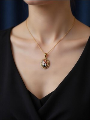 Anka Select Iznik Çini Desenli El Yapımı Oval Kolye Ucu – Geleneksel Motifli Kabartmalı Otantik Takı