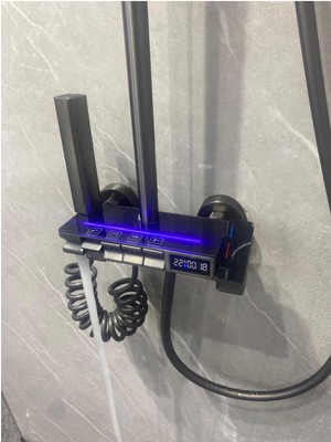 Özgürce Dijital Piyano Tuşlu Duş Seti, Sıcaklık Göstergesi ve Pirinç Malzeme