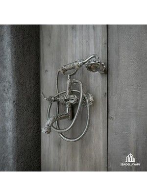 Özgürce Krom Rustik Eskitme Işlemeli Duş Seti, Şık ve Dayanıklı Tasarım