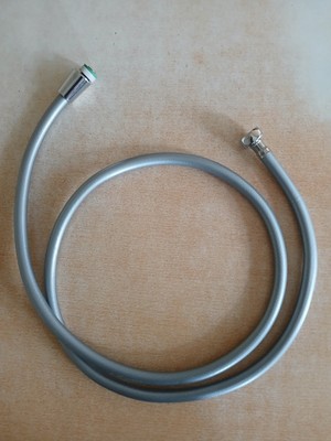 Özgürce Gri Metal Başlıklı 170 cm Duş Hortumu, Dayanıklı ve Esnek Tasarım