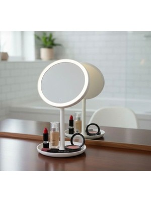 Özgürce Işıklandırmalı Şık Masaüstü Aynası, Modern Tasarım ve Parlak Görüntü