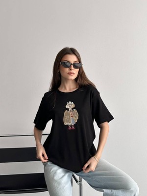 My Lunessa Yeni Sezon Köpek Taşlı Nakışlı Siyah T-Shirt