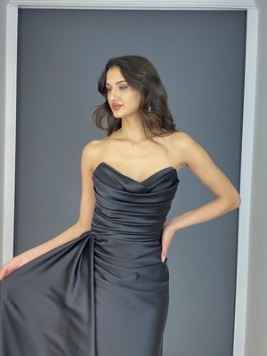 Gökkuşağı Moda Siyah Saten Straplez Ön Drapeli Göbeği Kamufle Eden Uzun Abiye Elbise