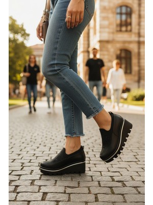 Enoch Kadın Mikro Taş Işlemeli ve Metalik Şeritli Yüksek Taban Spor Ayakkabı