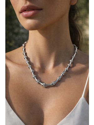 Xuping Kadın Gümüş Renk Zirkon Taşlı Dorika Silindir Çubuk Serenay Çelik Kolye