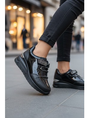 Enoch Kadın Parlak Panel Detaylı ve Mikro Taşlı Bantlı Spor Ayakkabı