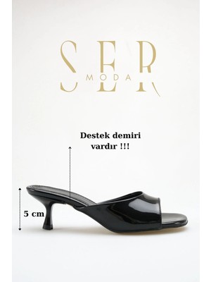 Sermoda Topuklu Kadın Terlik - 5 cm Ince Topuklu Küt Burun Kadın Terlik Rugan Siyah