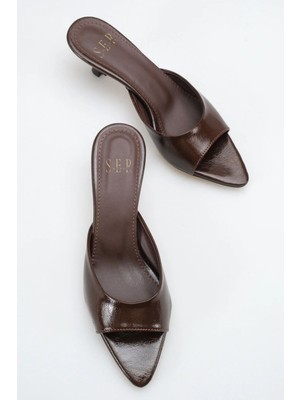 Sermoda Topuklu Kadın Terlik - 5 cm Ince Topuklu Sivri Burun Kadın Terlik Kahve Yanki