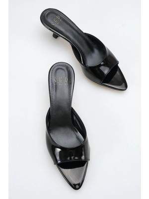 Sermoda Kadın Terlik Rugan Siyah 5 cm İnce Topuklu Suni Deri Basic Stil Tüm Sezonlar