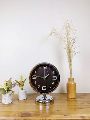 Çetiner Group Krom Metal Tasarım Masa Saati 25×20 cm