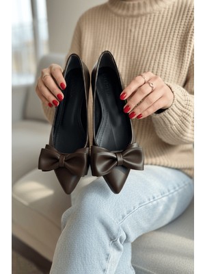 Divolya Naomi Kahverengi Çift Fiyonklu Kısa Topuklu (1,5 Cm) Sivri Burun Günlük Babet