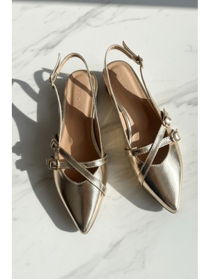 Divolya Pably Gold Kırışık Rugan ( 2 cm Topuklu ) Sivri Burun Ayakkabı