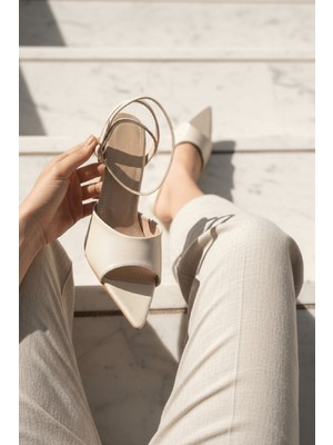 Divolya Perilla Bej Kırışık Rugan (8 Cm) Sivri Burun Topuklu Ayakkabı