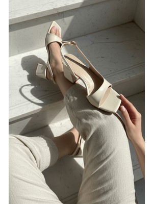 Divolya Robona Bej Kırışık Rugan (8 Cm) Kare Burun Topuklu Ayakkabı