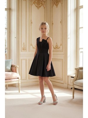 Butik Happy Kids Kız Çocuk Abiye Siyah Krep  Drapeli Asimetrik Omuz ve Tül Detaylı  Modern Abiye  Elbise 10-15 Yaş