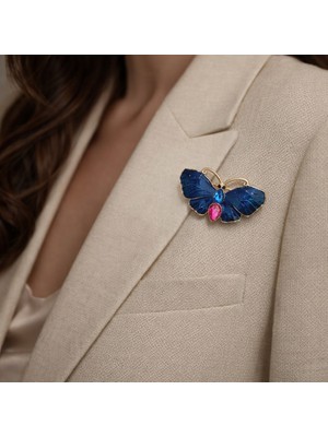 Herşey Nota Mavi Kelebek Figürlü Metal Broş – Taş Detaylı Gold Çerçeve Tasarım