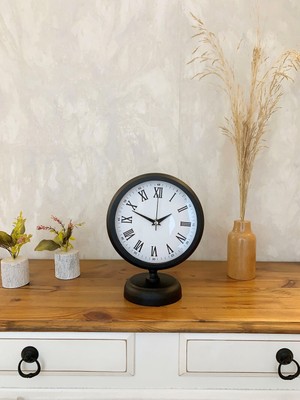 Motto Ticaret Siyah Metal Roma Rakamlı Masa Saati 25×20 cm